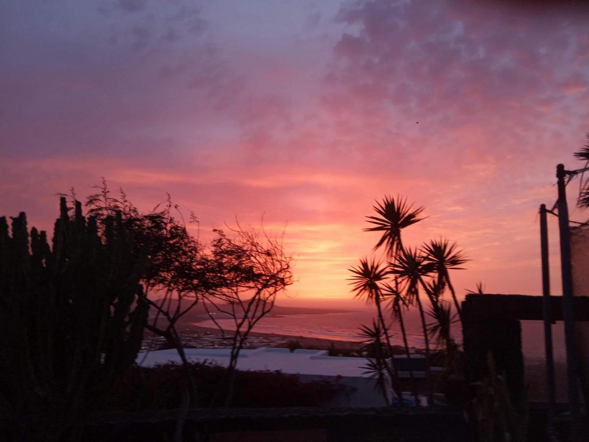 Beautiful Small Bungalow, Amazing Views And Garden Famara Luaran gambar