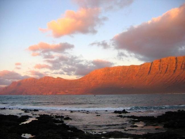 Beautiful Small Bungalow, Amazing Views And Garden Famara Luaran gambar