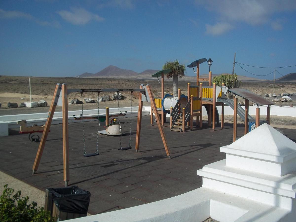 Beautiful Small Bungalow, Amazing Views And Garden Famara Luaran gambar