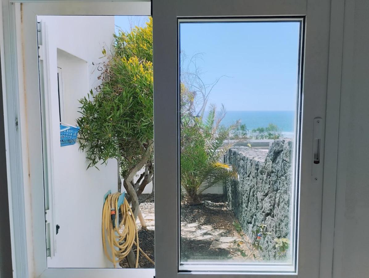 Beautiful Small Bungalow, Amazing Views And Garden Famara Luaran gambar