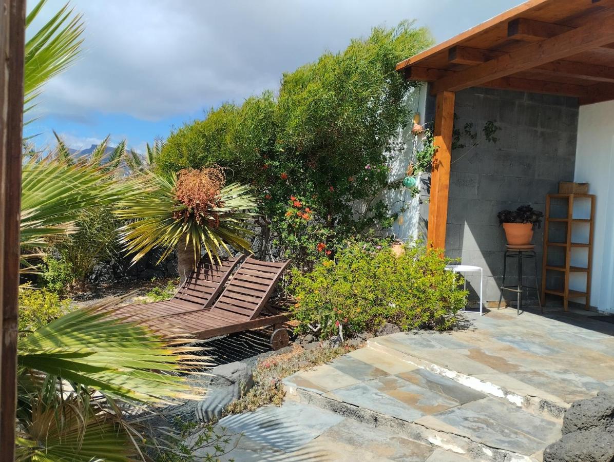 Beautiful Small Bungalow, Amazing Views And Garden Famara Luaran gambar