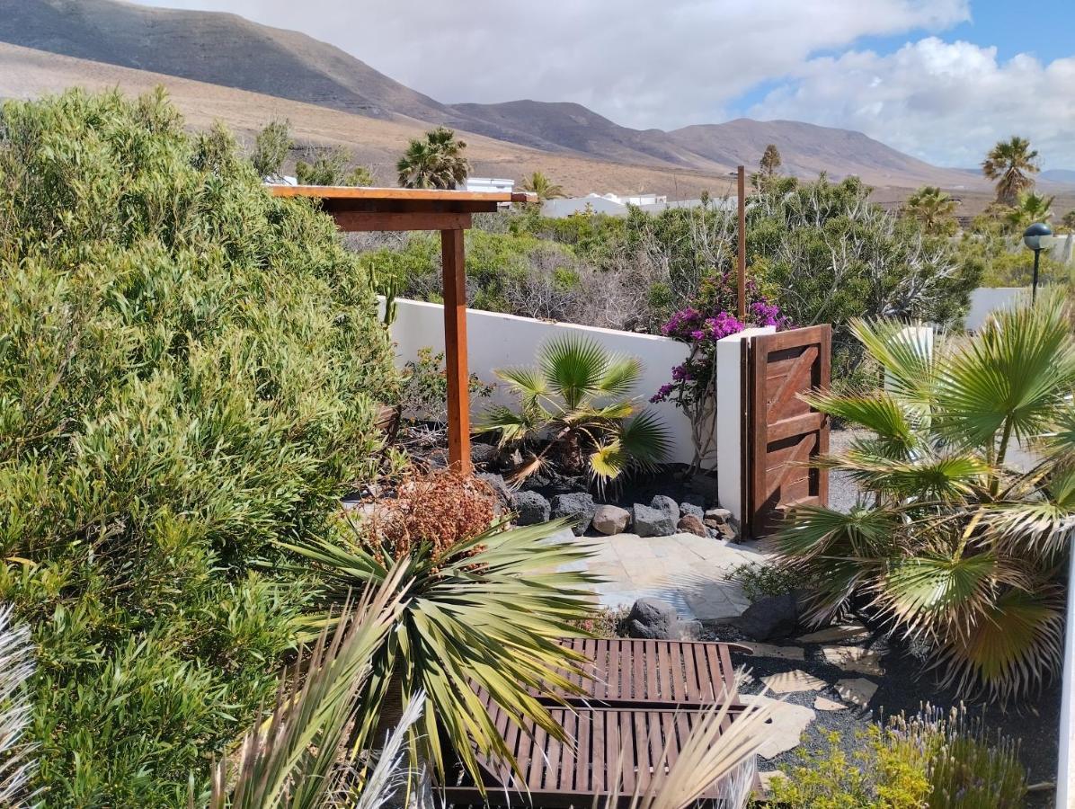 Beautiful Small Bungalow, Amazing Views And Garden Famara Luaran gambar
