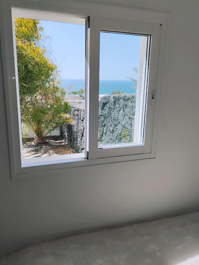 Beautiful Small Bungalow, Amazing Views And Garden Famara Luaran gambar