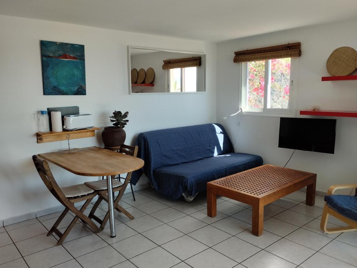 Beautiful Small Bungalow, Amazing Views And Garden Famara Luaran gambar