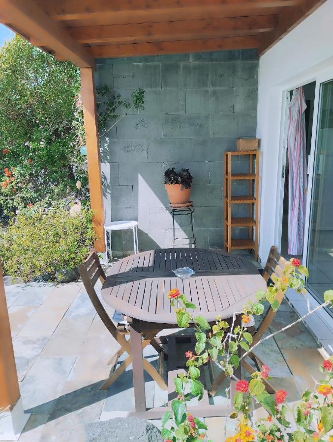 Beautiful Small Bungalow, Amazing Views And Garden Famara Luaran gambar